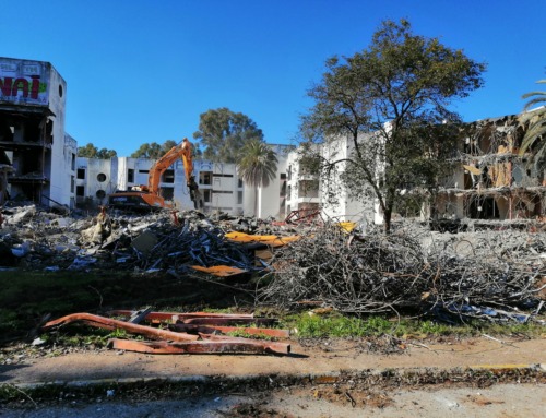 Demolición antigua Residencia de Mayores de Montequinto